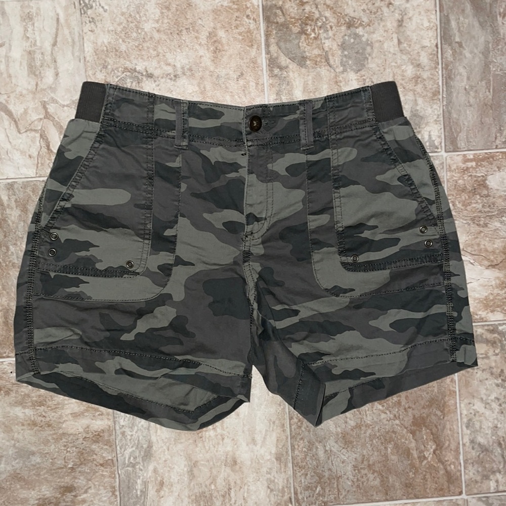 Camo Sonoma shorts women size 6